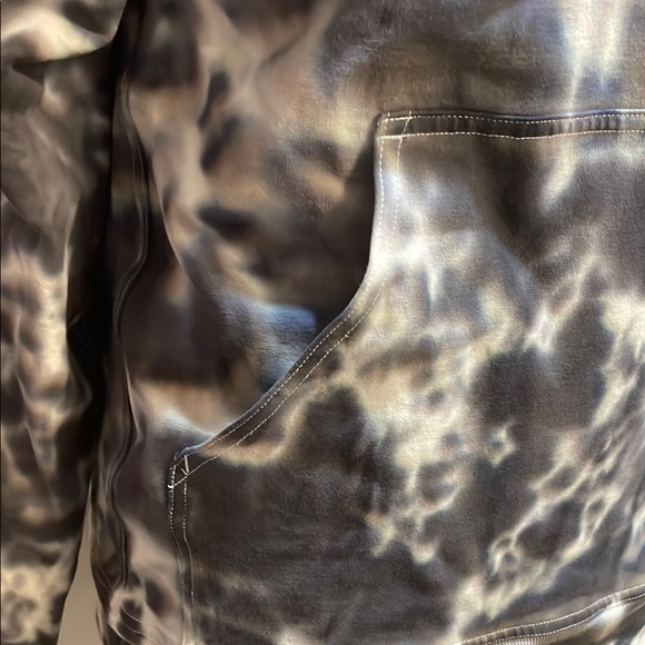 lululemon athletica Black and White Sweaters - Picture 5 of 6